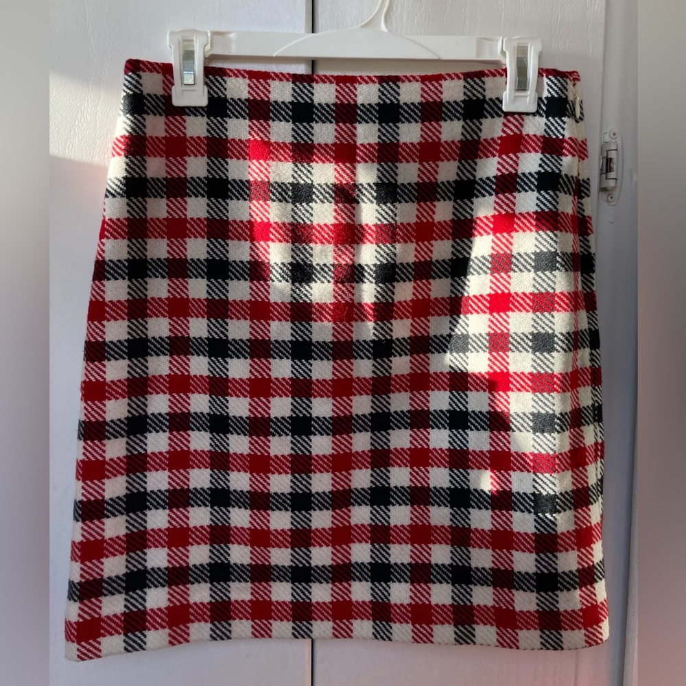 Plaid wool mini skirt ❤️🖤